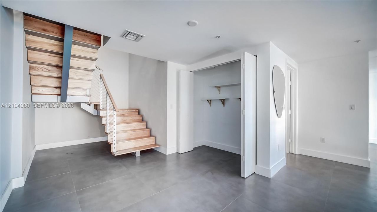 En Venta: $749,000 (2 camas, 2 baños, 1172 Pies cuadrados)