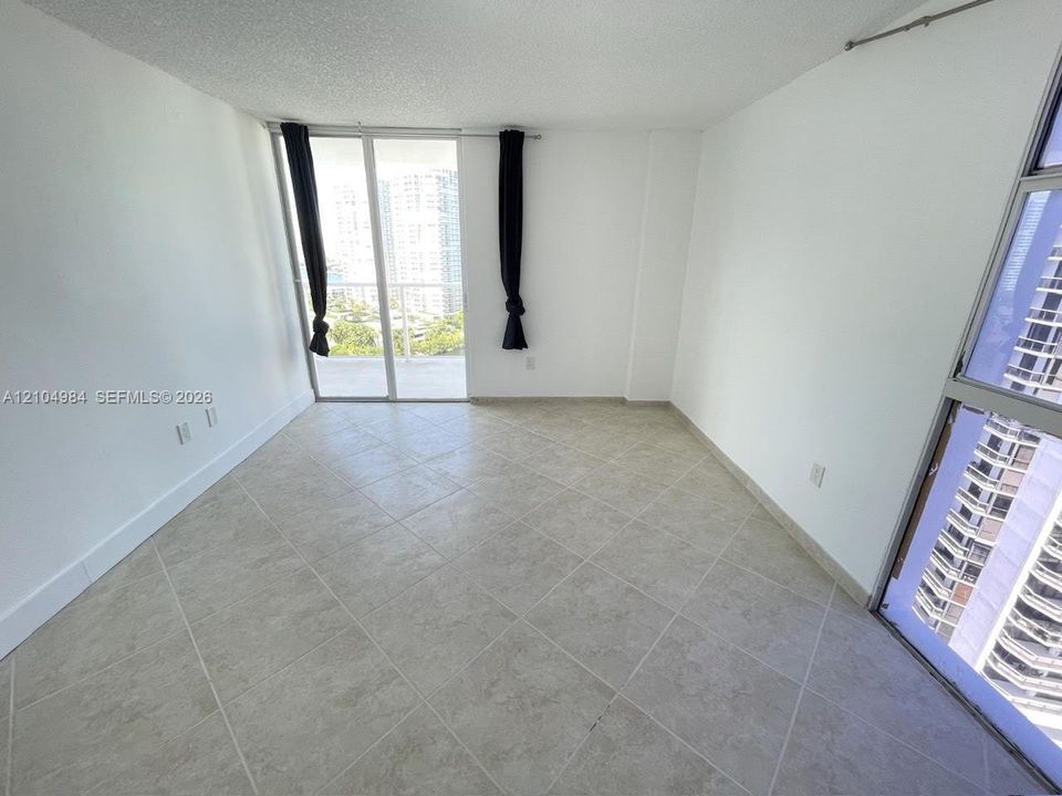 For Rent: $3,050 (2 beds, 2 baths, 1144 Square Feet)