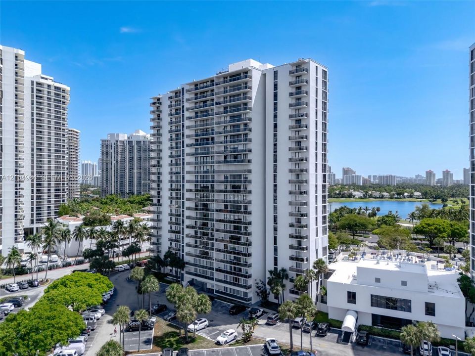 For Rent: $3,050 (2 beds, 2 baths, 1144 Square Feet)