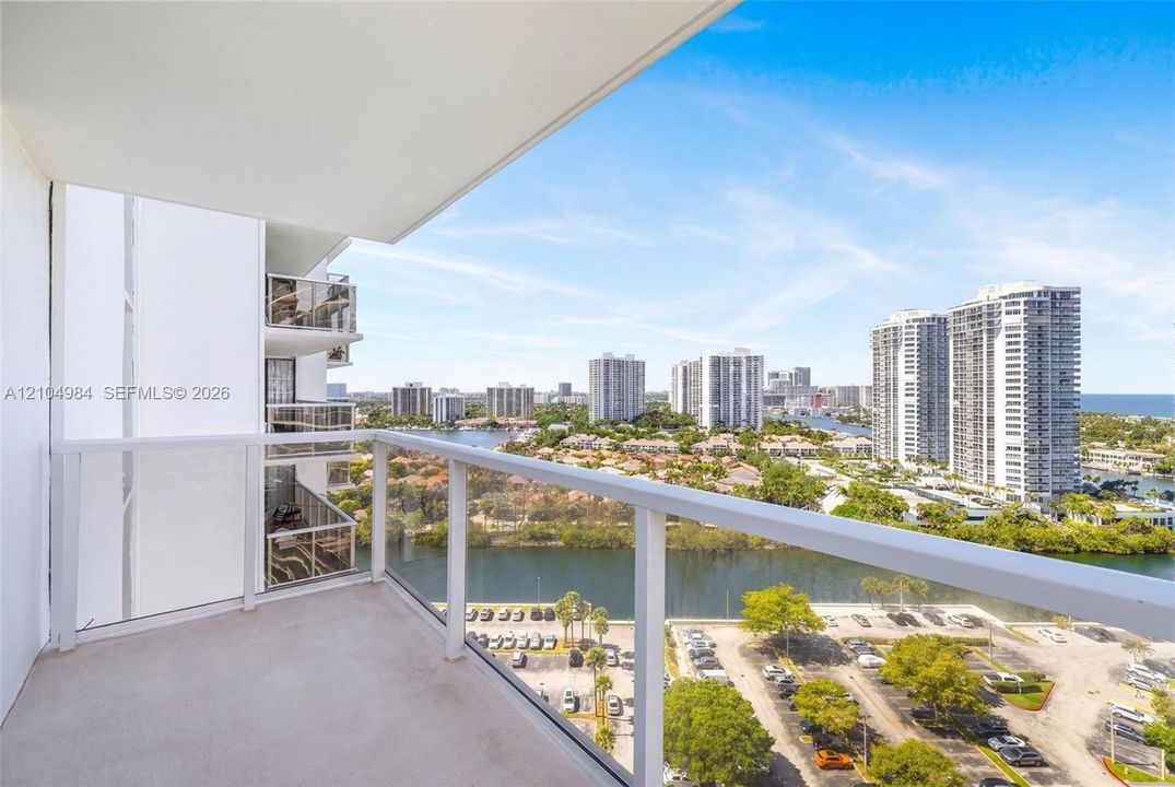 For Rent: $3,050 (2 beds, 2 baths, 1144 Square Feet)