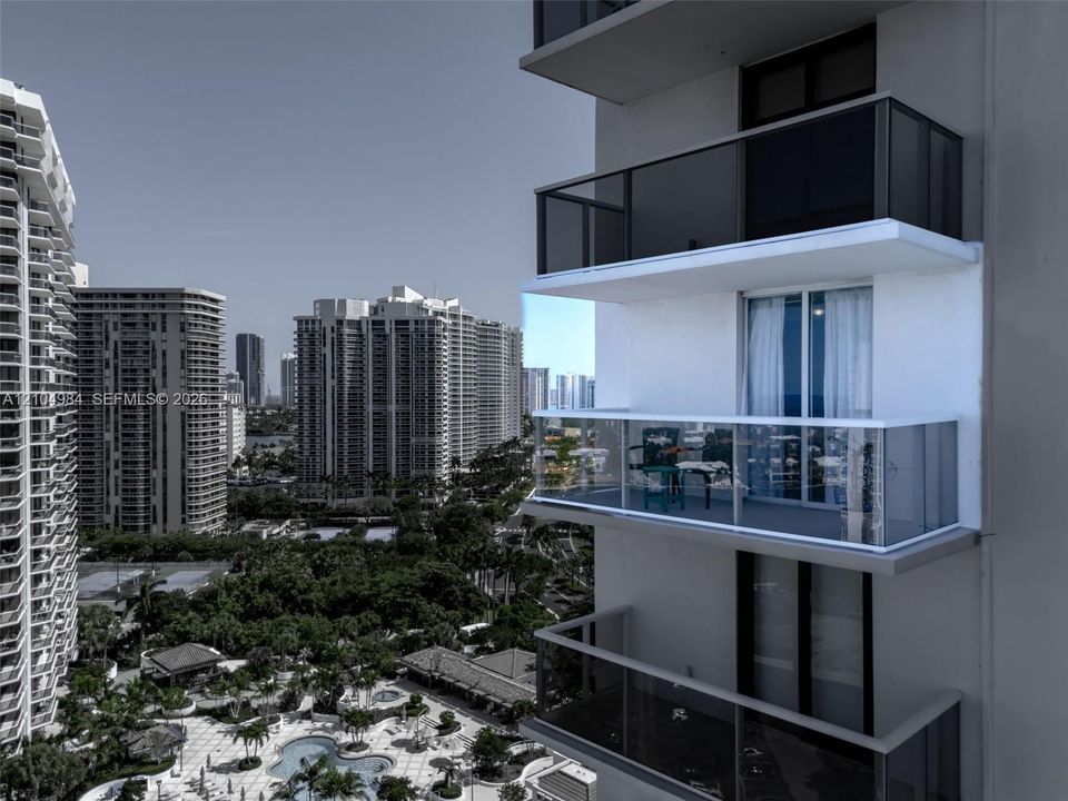 For Rent: $3,050 (2 beds, 2 baths, 1144 Square Feet)