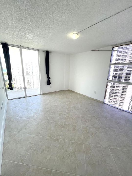 For Rent: $3,050 (2 beds, 2 baths, 1144 Square Feet)