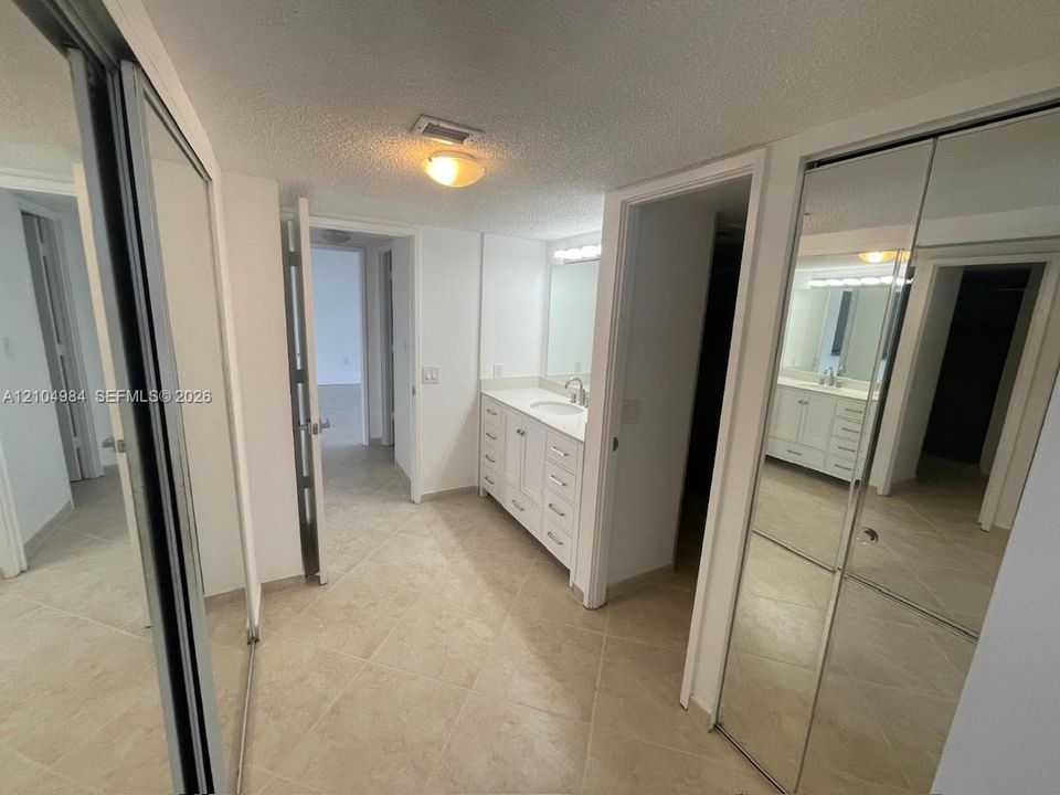For Rent: $3,050 (2 beds, 2 baths, 1144 Square Feet)
