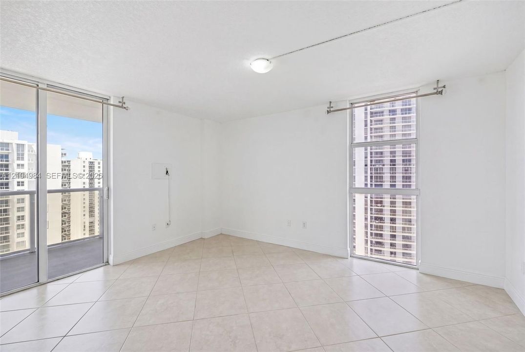For Rent: $3,050 (2 beds, 2 baths, 1144 Square Feet)