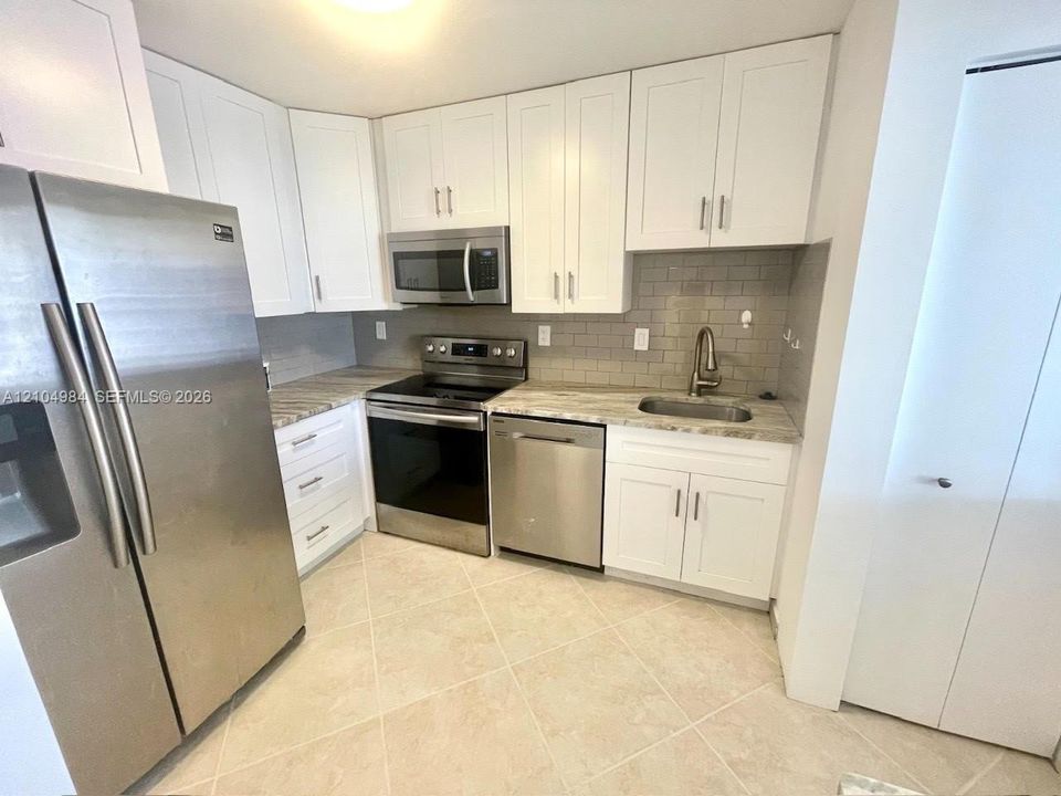 For Rent: $3,050 (2 beds, 2 baths, 1144 Square Feet)