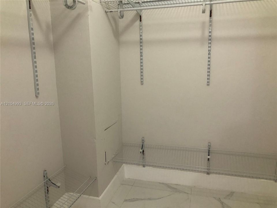 Activo con contrato: $2,300 (1 camas, 1 baños, 580 Pies cuadrados)