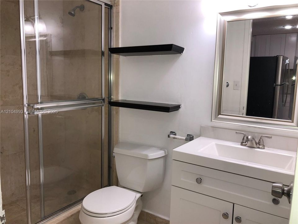 Activo con contrato: $2,300 (1 camas, 1 baños, 580 Pies cuadrados)