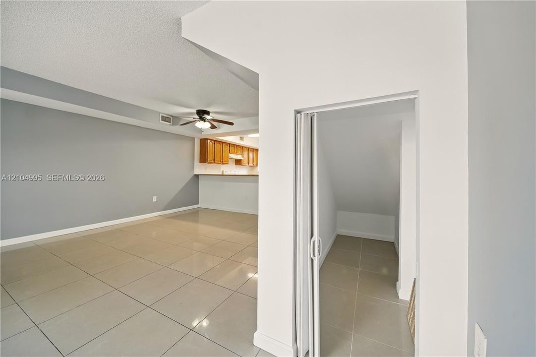 For Rent: $2,350 (2 beds, 2 baths, 1060 Square Feet)