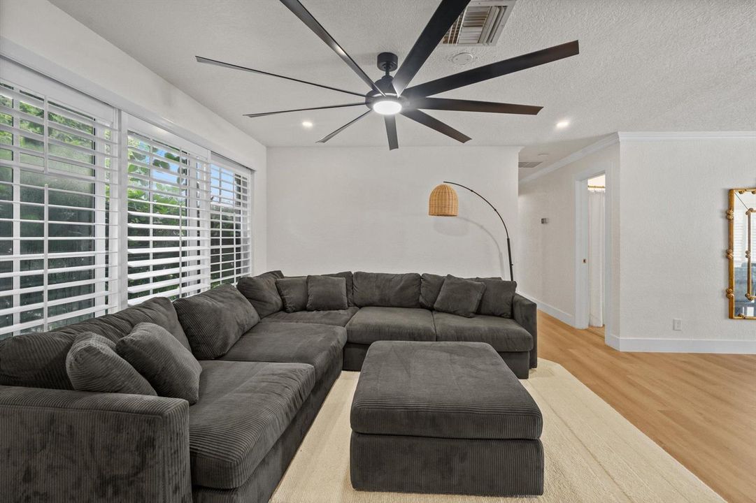 160 SE 9th Street, Pompano