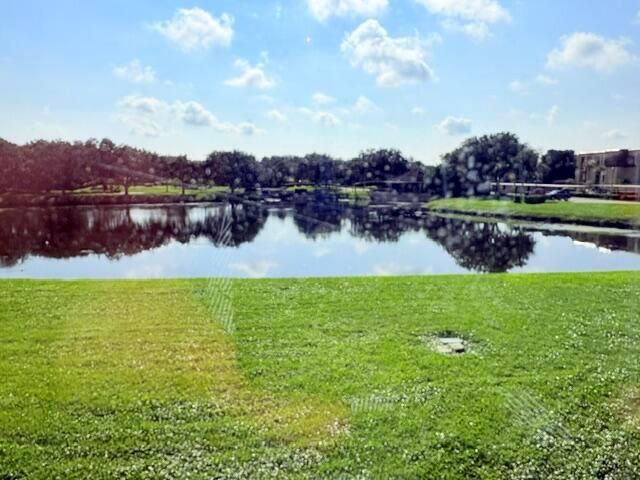 5380 Woodlakes