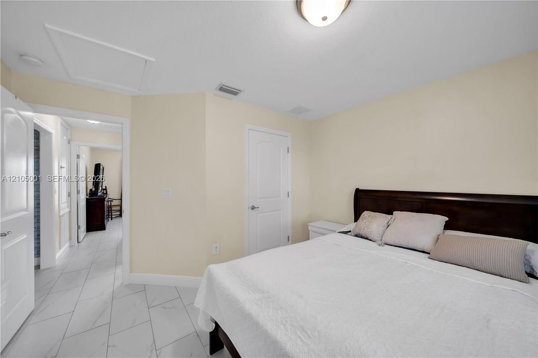 En Venta: $309,900 (4 camas, 2 baños, 1757 Pies cuadrados)