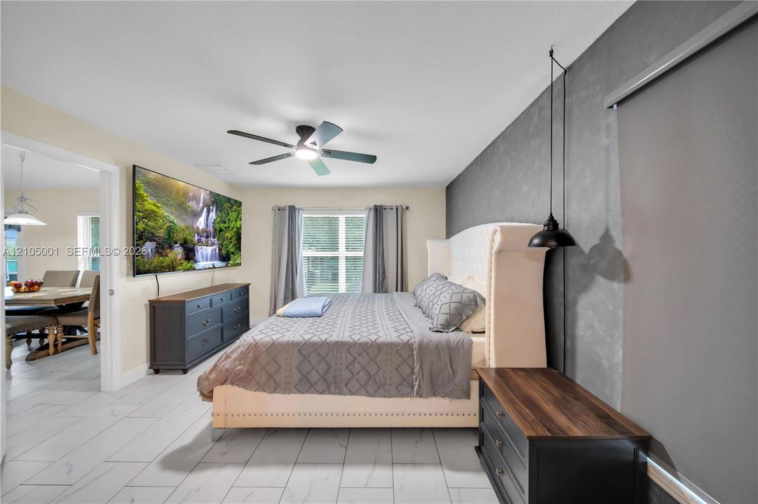 En Venta: $309,900 (4 camas, 2 baños, 1757 Pies cuadrados)