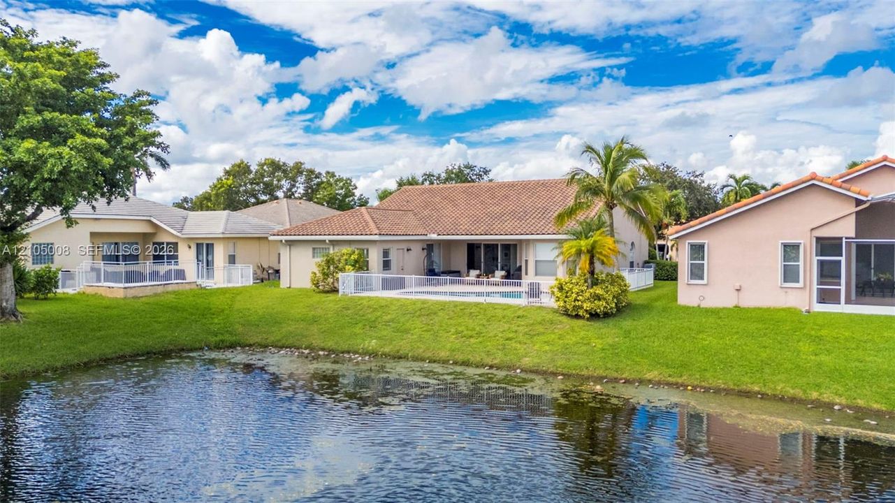 En Venta: $759,000 (4 camas, 2 baños, 2273 Pies cuadrados)