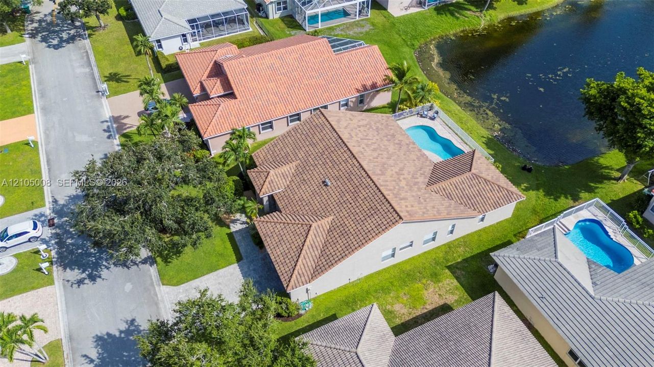 En Venta: $759,000 (4 camas, 2 baños, 2273 Pies cuadrados)