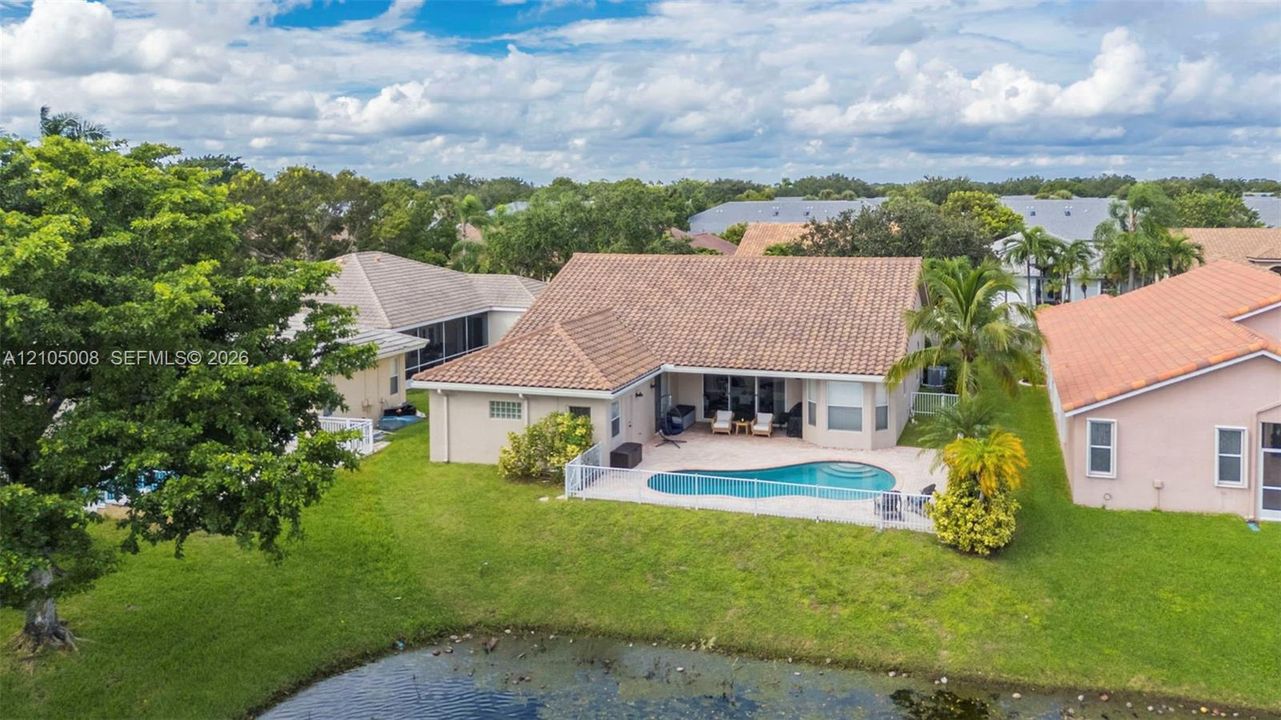 En Venta: $759,000 (4 camas, 2 baños, 2273 Pies cuadrados)