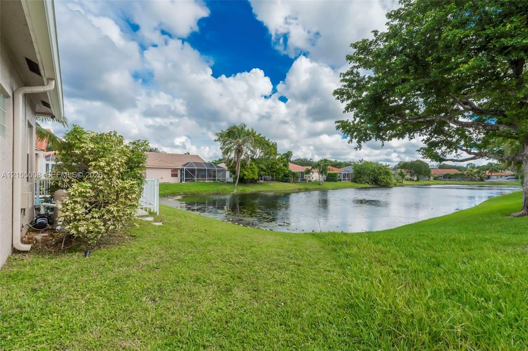 En Venta: $759,000 (4 camas, 2 baños, 2273 Pies cuadrados)