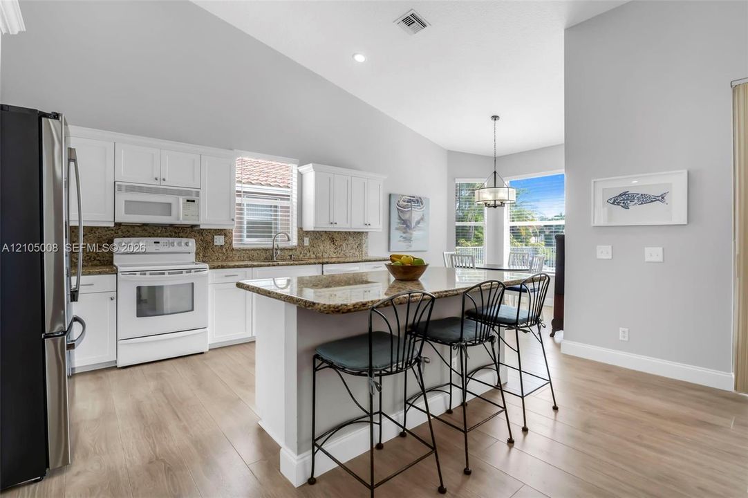 En Venta: $759,000 (4 camas, 2 baños, 2273 Pies cuadrados)