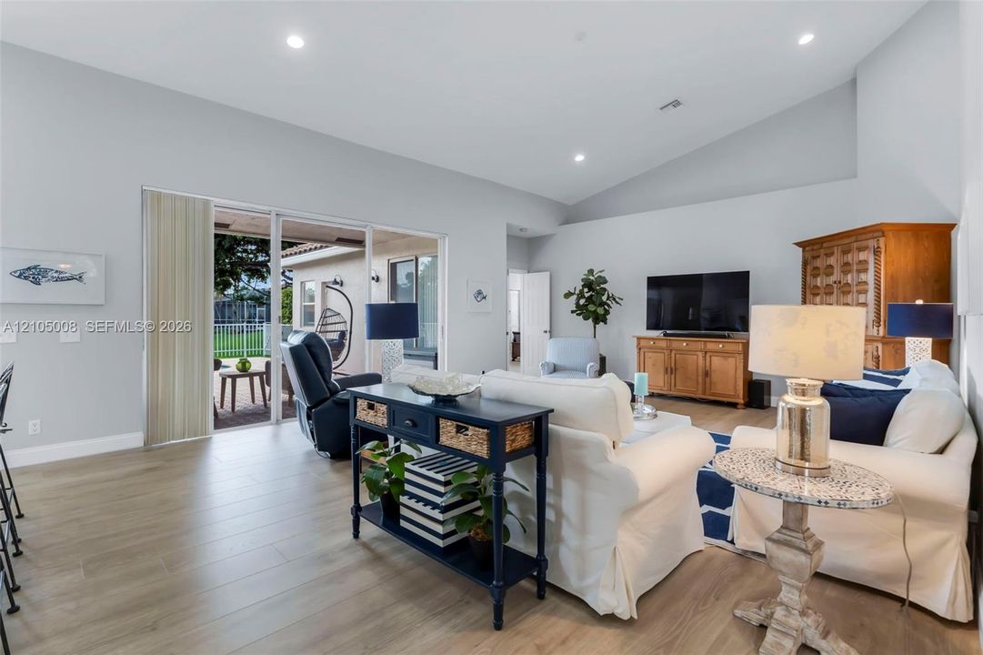 En Venta: $759,000 (4 camas, 2 baños, 2273 Pies cuadrados)