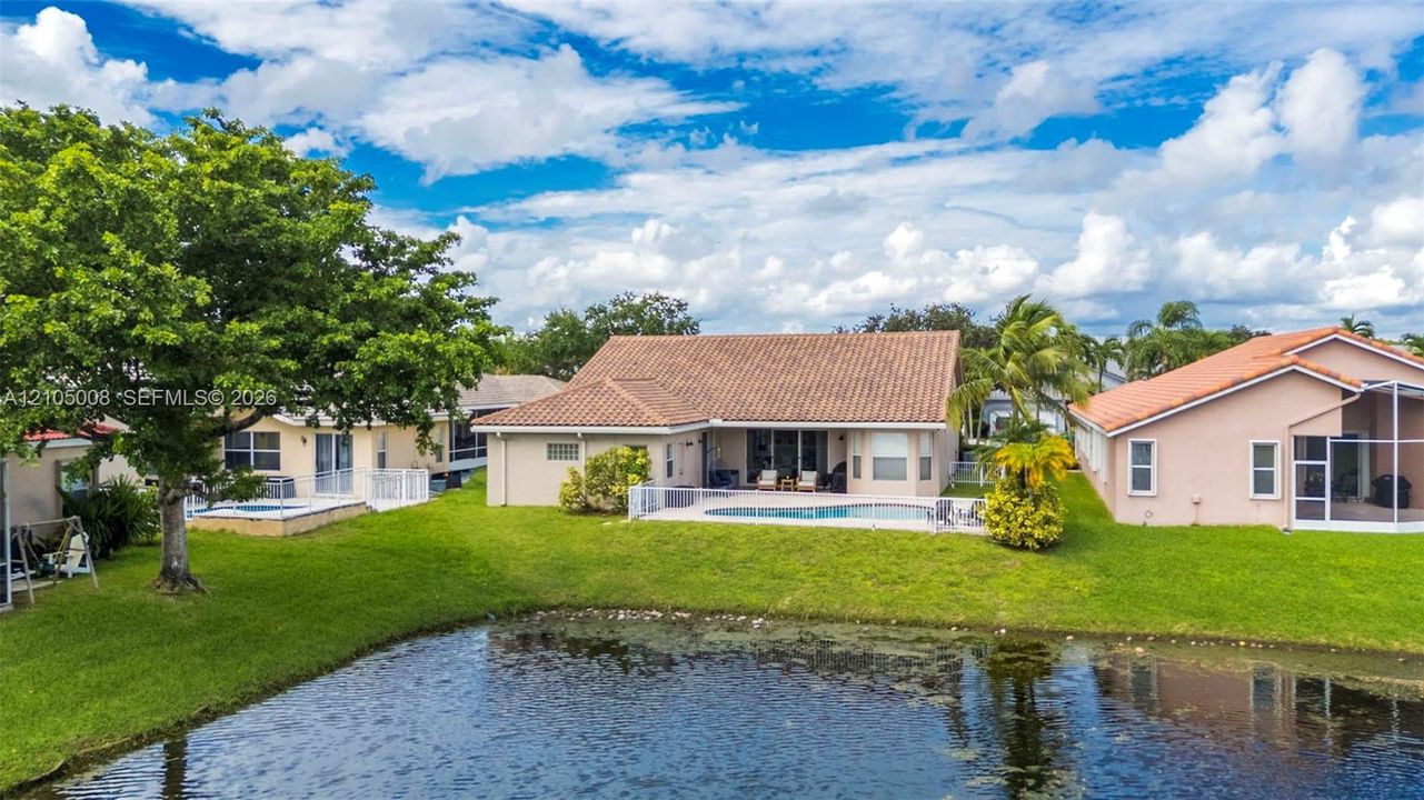 En Venta: $759,000 (4 camas, 2 baños, 2273 Pies cuadrados)