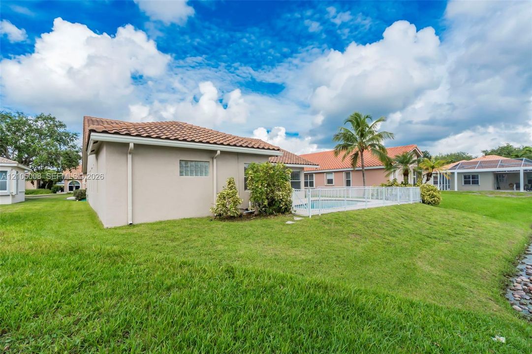 En Venta: $759,000 (4 camas, 2 baños, 2273 Pies cuadrados)