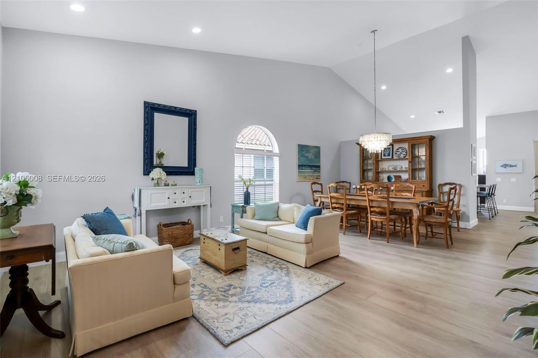 En Venta: $759,000 (4 camas, 2 baños, 2273 Pies cuadrados)