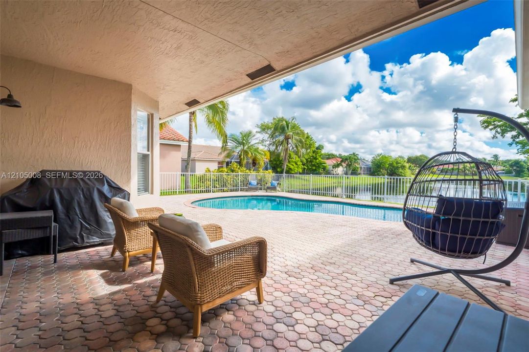 En Venta: $759,000 (4 camas, 2 baños, 2273 Pies cuadrados)