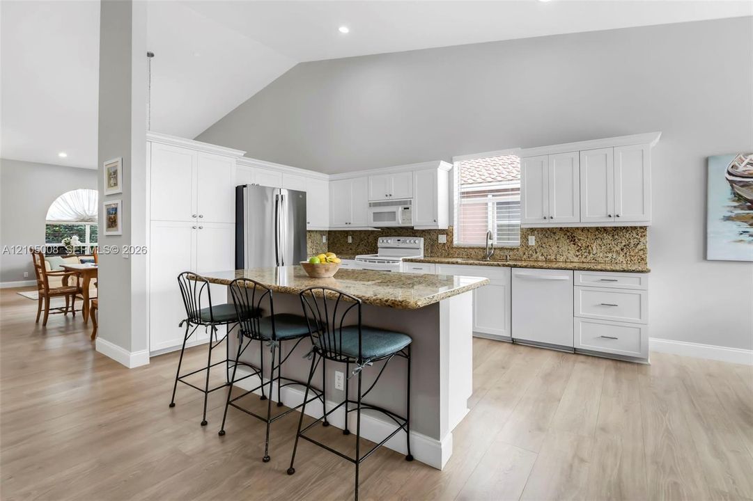 En Venta: $759,000 (4 camas, 2 baños, 2273 Pies cuadrados)