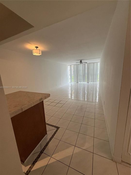 В аренду: $1,800 (1 спален, 1 ванн, 820 Квадратных фут)