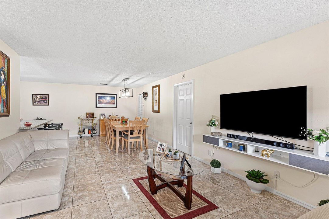 004-12093RoyalPalmBoulevard-CoralSprings