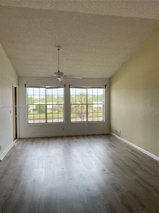 En Venta: $219,000 (1 camas, 1 baños, 700 Pies cuadrados)