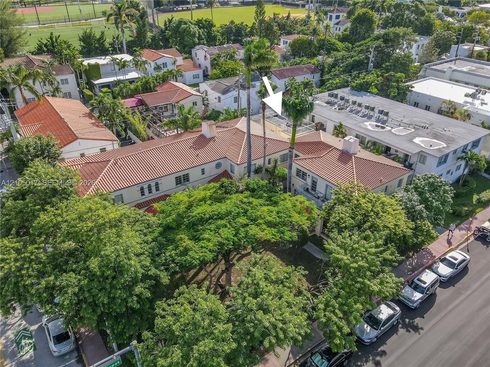 For Rent: $2,700 (1 beds, 2 baths, 691 Square Feet)