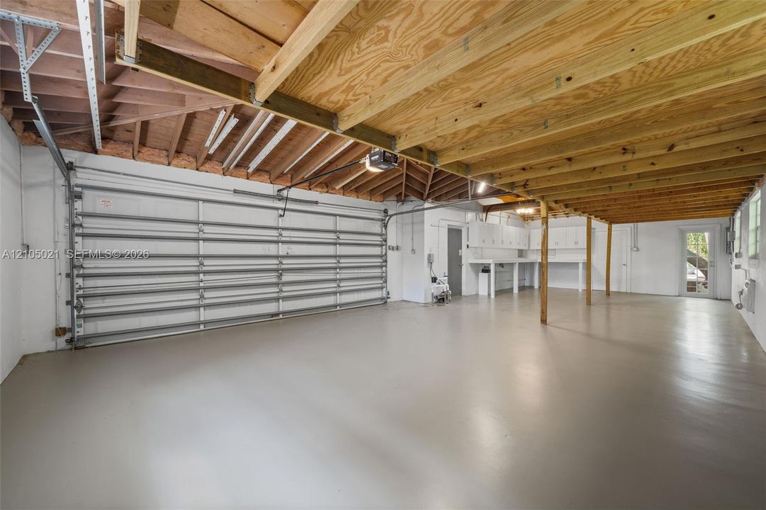 Garage/Workshop