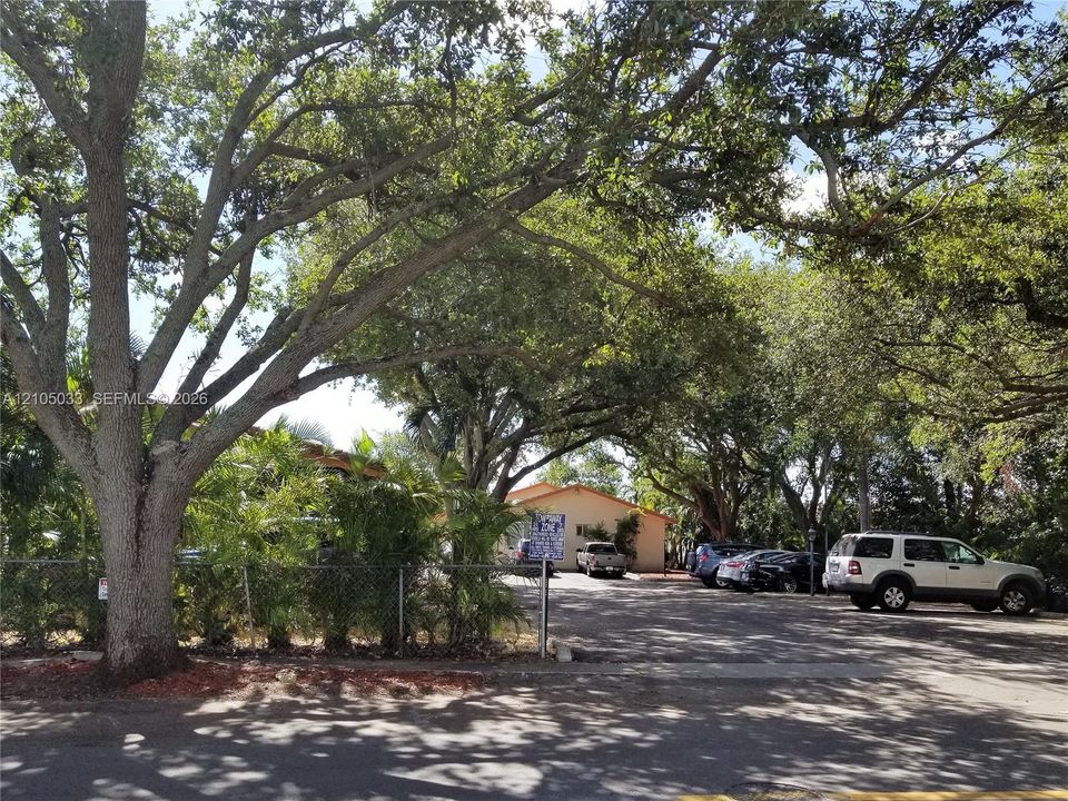For Rent: $2,300 (3 beds, 2 baths, 1200 Square Feet)