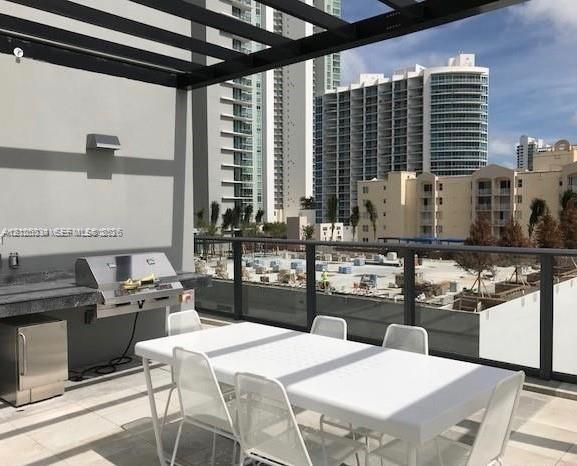 En Venta: $849,000 (3 camas, 2 baños, 1110 Pies cuadrados)