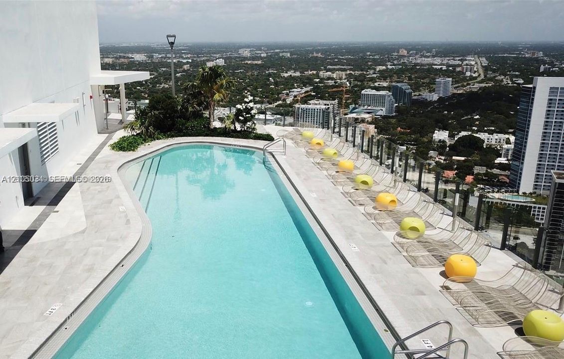En Venta: $849,000 (3 camas, 2 baños, 1110 Pies cuadrados)
