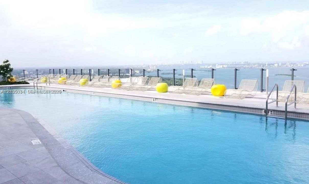 En Venta: $849,000 (3 camas, 2 baños, 1110 Pies cuadrados)