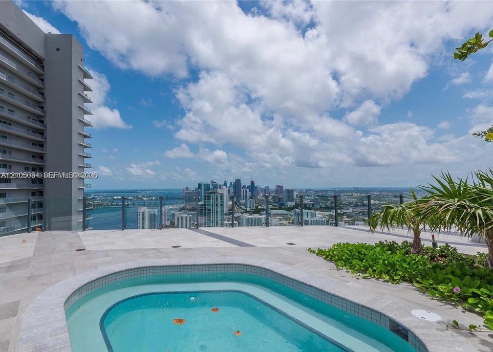 En Venta: $849,000 (3 camas, 2 baños, 1110 Pies cuadrados)