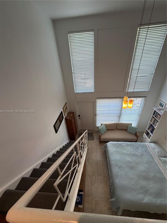 For Rent: $2,800 (1 beds, 1 baths, 710 Square Feet)