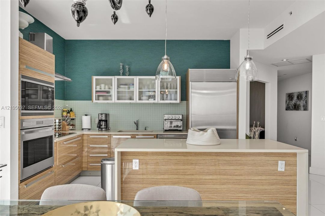 En Venta: $2,350,000 (3 camas, 3 baños, 2201 Pies cuadrados)