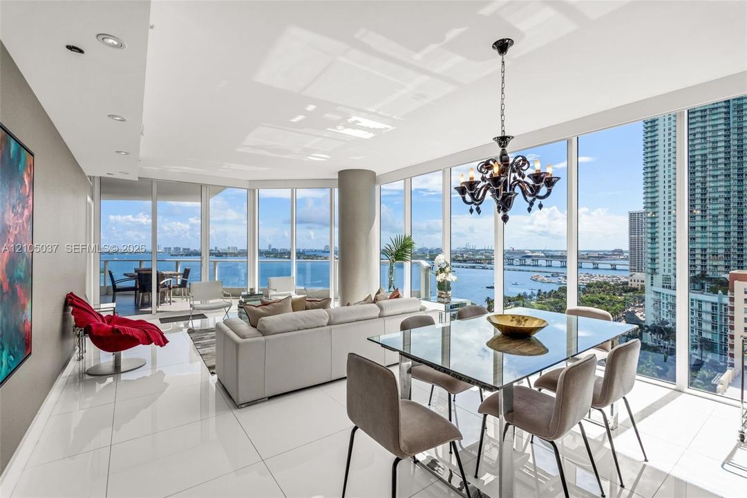 En Venta: $2,350,000 (3 camas, 3 baños, 2201 Pies cuadrados)