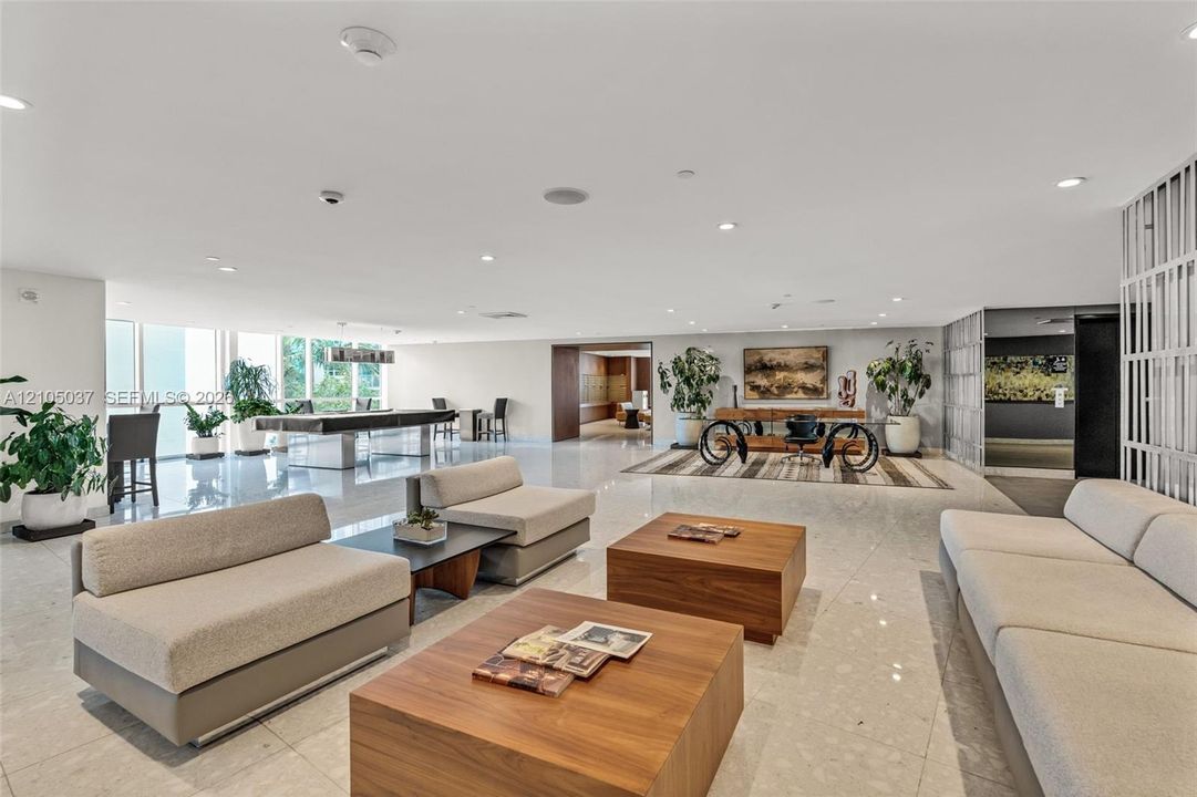 En Venta: $2,350,000 (3 camas, 3 baños, 2201 Pies cuadrados)