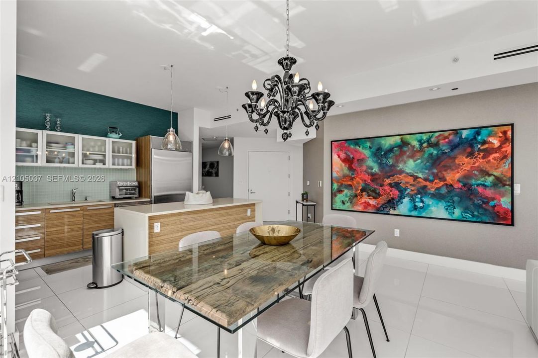 En Venta: $2,350,000 (3 camas, 3 baños, 2201 Pies cuadrados)