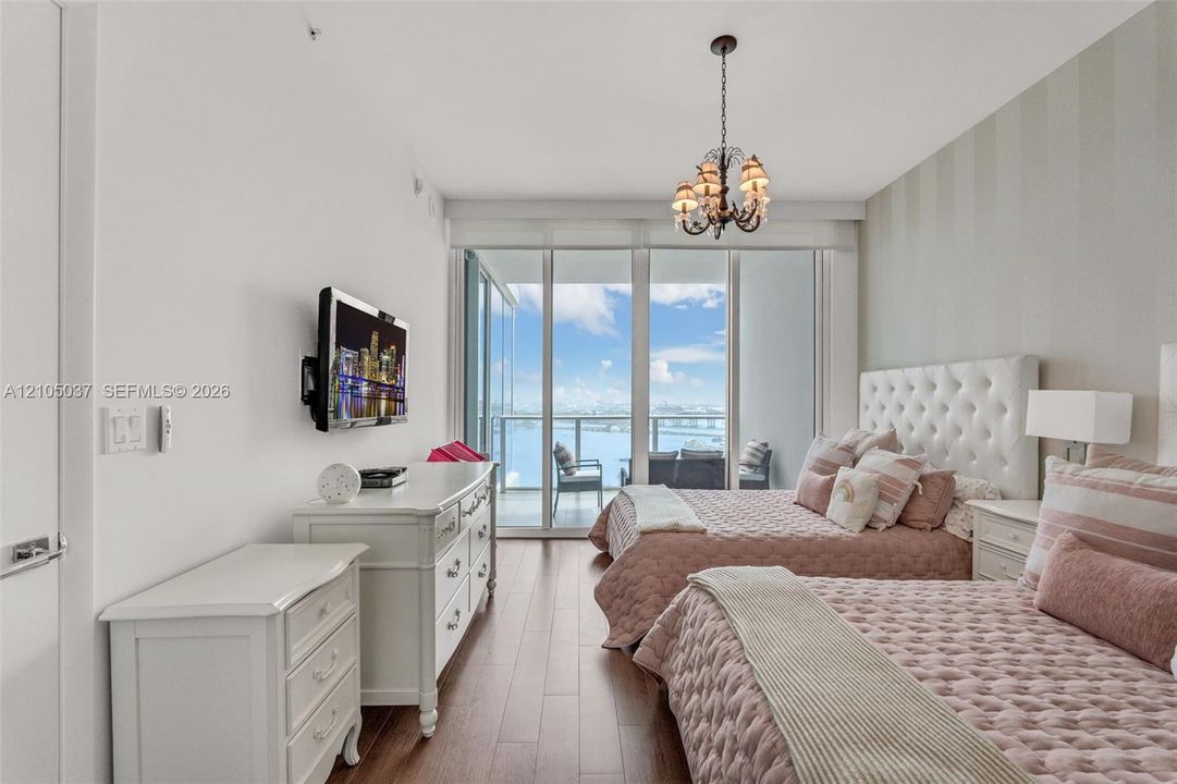 2nd Bedroom