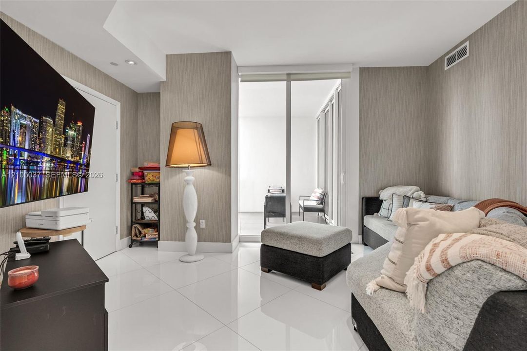 En Venta: $2,350,000 (3 camas, 3 baños, 2201 Pies cuadrados)