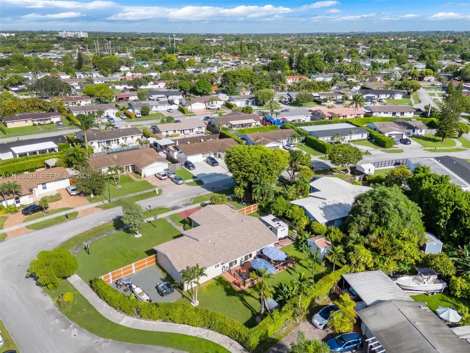 For Sale: $765,000 (3 beds, 2 baths, 1612 Square Feet)