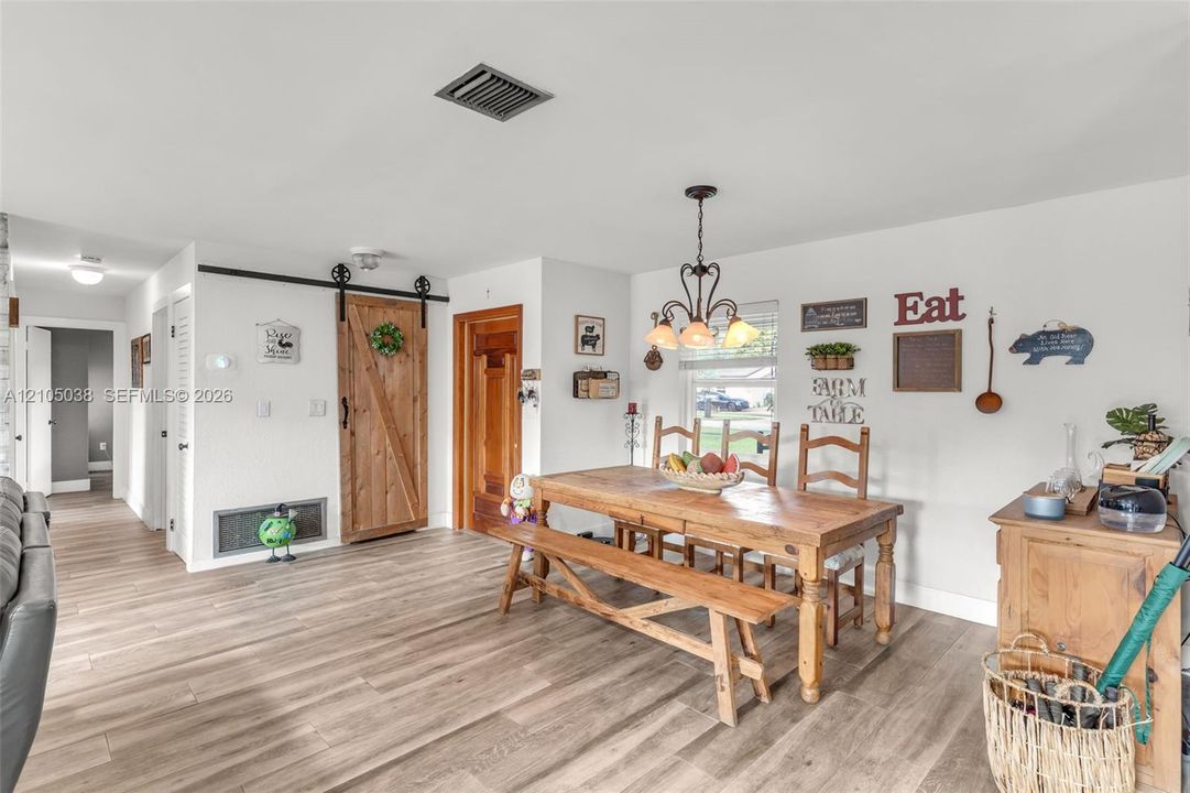 For Sale: $765,000 (3 beds, 2 baths, 1612 Square Feet)