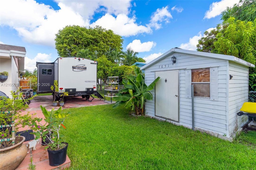 For Sale: $765,000 (3 beds, 2 baths, 1612 Square Feet)