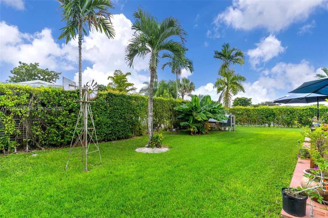 For Sale: $765,000 (3 beds, 2 baths, 1612 Square Feet)