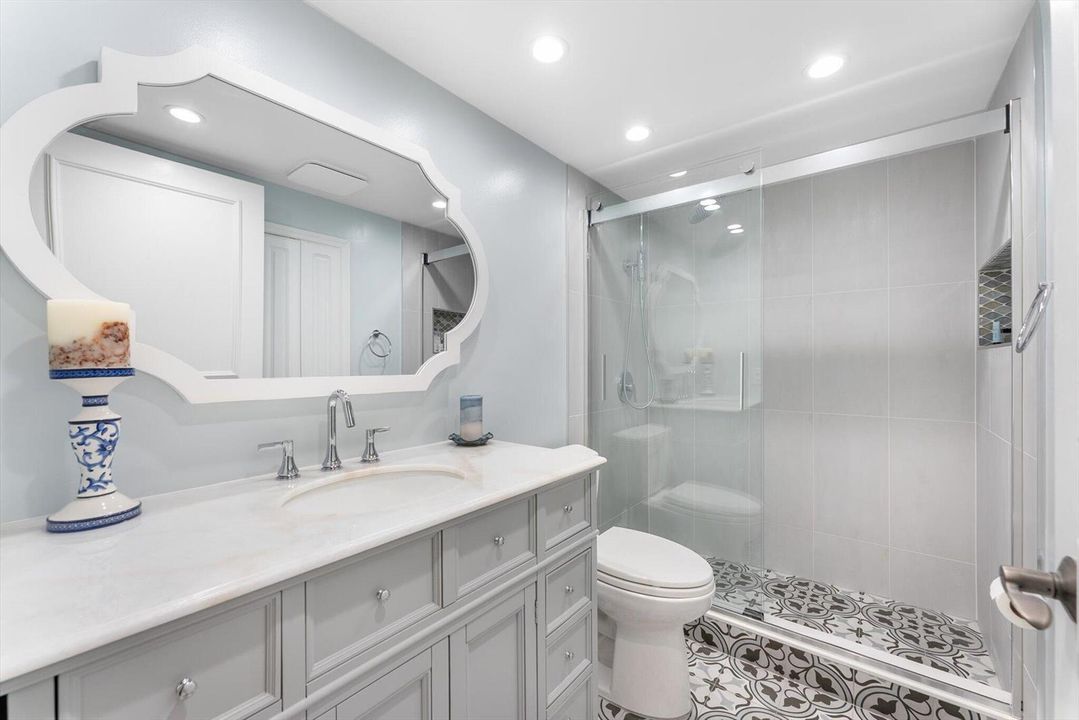 2nd Bathroom