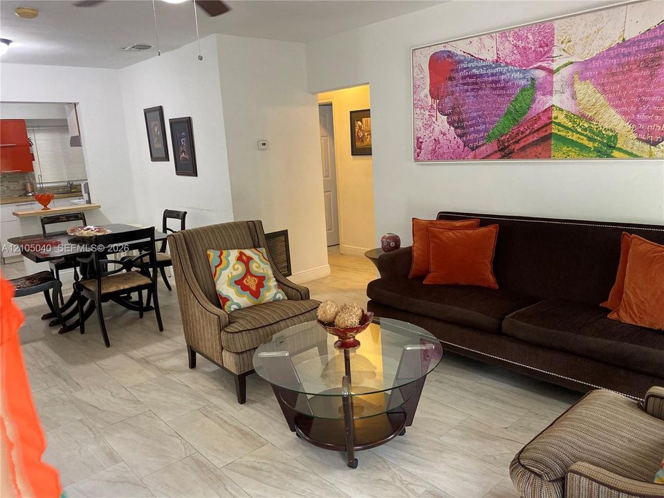 For Rent: $2,495 (2 beds, 1 baths, 832 Square Feet)